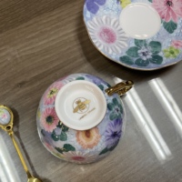 Tasse à café personnalisée imprimée fleur décor élégant vintage luxe en céramique porcelaine turque vente en gros tasses à thé et avec soucoupes ensemble