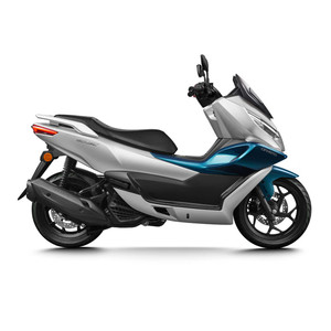 รถ<span class=keywords><strong>มอ</strong></span>เตอร์ไซค์สกู๊ตเตอร์ CFMOTO 150SC สี<span class=keywords><strong>เงิน</strong></span>พร้อมเคลือบเรืองแสง - รุ่นแฮนด์บาร์ - Product Image 1