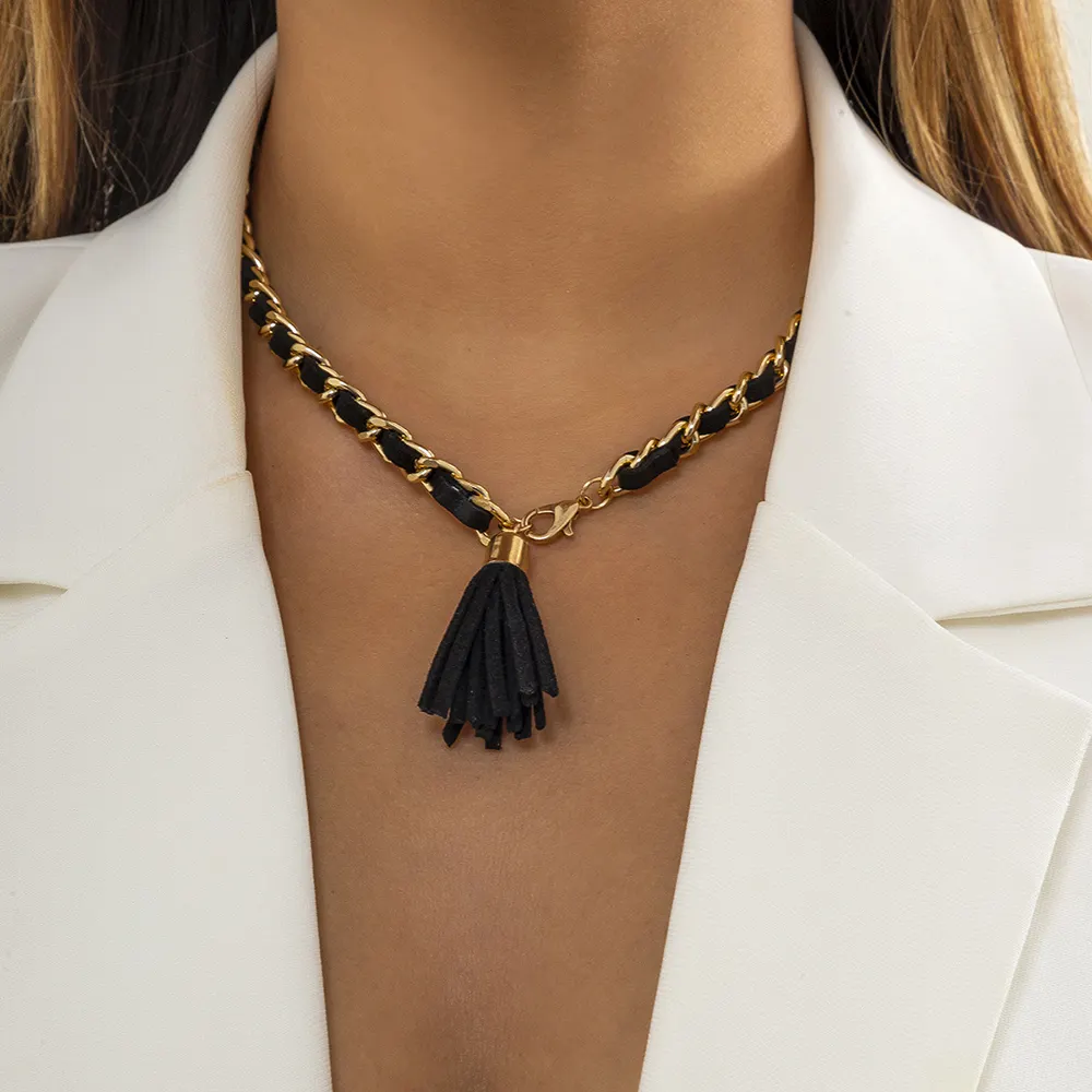 Collar de cadena de eslabones de Metal entrelazado para mujer, Gargantilla elegante de cuero PU con flecos de terciopelo negro, colgante de borla, regalo inusuales