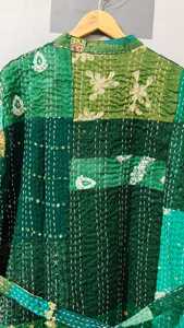 Robe matelassée patchwork verte pour femme, longue, col mandarin, manches longues, en coton vintage, vêtement de nuit pour l'automne - Product Image 6