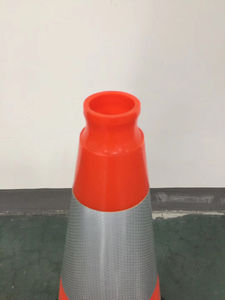 السلامة المرورية الطريق عدم الانزلاق 71 من مادة <span class=keywords><strong>PVC</strong></span> محكم مخروط السلامة مادة مرنة لأرضية موقع البناء الرطب - Product Image 3