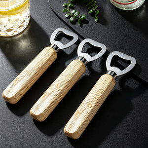 Abridor de botellas de madera maciza, acero inoxidable, 14x4cm, mango de roble, para uso en el hogar o bar. - Product Image 5