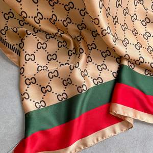 Nuovo <span class=keywords><strong>Elegante</strong></span> Scialle Stampato con Lettere 180X90CM, Stola da Spiaggia di Lusso, <span class=keywords><strong>Sciarpa</strong></span> Lunga Estiva Effetto Seta per Donne - Product Image 3