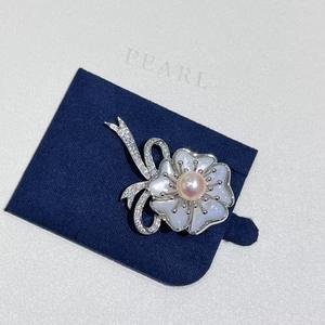 Broche de poitrine artistique pour jeunes à grand cadran, style rétro, design ajouré transfrontalier, bracelet de montre en bois à motif floral, mode unique - Product Image 1