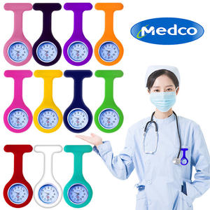 Montre d'infirmière Ziammo en silicone rose à mouvement électronique pour les professionnels de la santé - Product Image 2