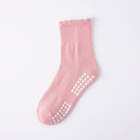 Chaussettes de Pilates personnalisées à volants, antidérapantes, à semelle pleine, douces et respirantes, OEM ODM pour femmes, yoga, barre, studio, entraînement