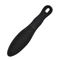 Râpe à pieds ergonomique en plastique en forme d'arachide, outil de soin des pieds à prise souple, éliminateur efficace de peaux mortes pour peaux sèches et rugueuses