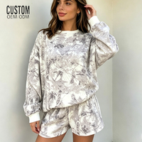 Ensemble deux pièces décontracté pour femme : Sweat-shirt oversize à col rond en coton avec imprimé camouflage et patchwork, et short de détente personnalisé