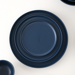 Ensemble de couleur bleu marine mat porcelaine forme ronde Style nordique vaisselle dîner assiettes et bols à bords vaisselle en gros - Product Image 3