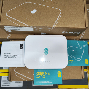 ปลดล็อคเราเตอร์มือถือ 5GEE WiFi รุ่น QTAD52E แบบ Dual Band 2.4/5GHz พร้อมช่องใส่ซิมการ์ด รองรับ 5G 4G LTE ความเร็ว 1.6Gbps อุปกรณ์ฮอตสปอตไร้สายแบบพกพา - Product Image 2
