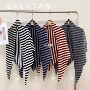 Bufanda Triangular Grande de Lana 100% para Mujer, Cálida para Invierno, con Rayas a la Moda, para Viajes y Actividades al Aire Libre - Product Image 5