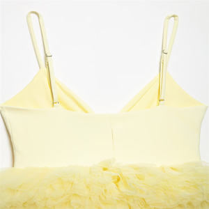 Zatrhmbm ग्रीष्मकालीन महिलाओं के कपड़े 2025 नए फैशन प्यूफ एह टुले टॉप रेट्रो सस्पेंजिंग वी-गर्दन आस्तीन वाली सुरुचिपूर्ण महिला बनियान टॉप - Product Image 4