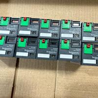 Relé Temporizador Miniatura Enchufable RXM4AB2B7 con Retardo de Encendido 24V, Relé de Control de Panel Industrial con Enchufe, Relé Miniatura Nuevo