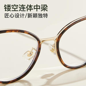 Elegantes monturas de gafas de ojo de gato con diseño de caparazón de tortuga para mujer, chapadas en oro, con lentes de resina de marco completo que bloquean la luz azul. - Product Image 5
