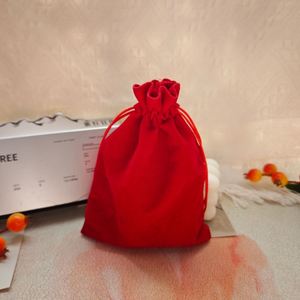Customized Luxury Velvet Pouch <b>Drawstring</b> Velvet Gift <b>Bag</b> <b>Makeup</b> Packaging <b>Bags</b> Red Velvet Pouch - Product Image 2