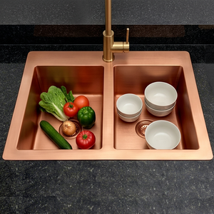 Fregadero de granja de cobre elegante con detalles rústicos, perfecto para interiores de inspiración rústica y vintage modernos - Product Image 4