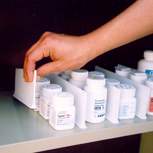 Promotion de mars : séparateurs de tablettes de pharmacie en acrylique transparent, taille personnalisable et réglable - Product Image 1