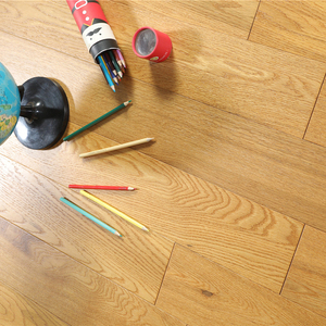 <span class=keywords><strong>Parquet</strong></span> en chêne <span class=keywords><strong>Parquet</strong></span> en bois d'ingénierie <span class=keywords><strong>Parquet</strong></span> en bois résistant à l'eau Revêtement de sol en bois d'intérieur à texture rustique certifié FSC - Product Image 2