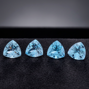 พลอยโทแพซทรงสามเหลี่ยมสีฟ้าธรรมชาติคุณภาพสูงขนาด 10 มม. สำหรับขายส่งทำเครื่องประดับ - Product Image 3