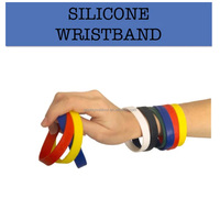 Publicité de stock Cadeaux promotionnels Produits en caoutchouc Football Bracelet en silicone Bracelet personnalisé