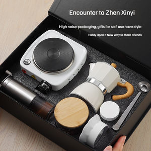 Coffret Cadeau Premium 7 Pièces pour Cafetière Moka avec Logo Personnalisable, Ensemble <span class=keywords><strong>de</strong></span> Machine à <span class=keywords><strong>Café</strong></span> avec Plaque Chauffante Électrique et Moulin à <span class=keywords><strong>Café</strong></span> pour Utilisation Mondiale - Product Image 1