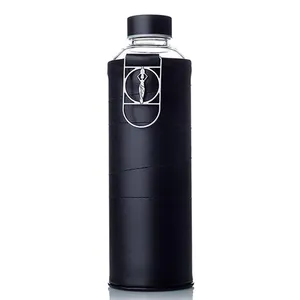 Eco-Friendly decal luxury 750ml restaurant glass personalized glass water bottles for drinking water with faux leather sleeve