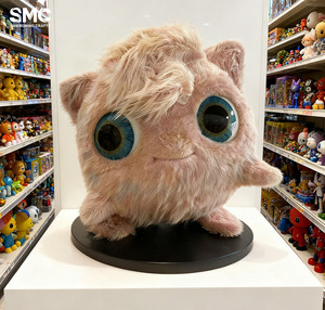 Скульптура из стекловолокна на заказ от SMC: плюшевый пингвин-космонавт для автомобиля, креативная уличная статуя для сада и парка - Product Image 1