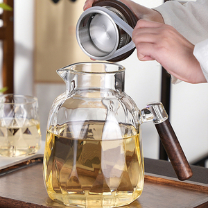 Carafe à eau en verre résistant à la chaleur avec poignée en bois et couvercle 1,8 L, carafe écologique pour infusion de fruits, pour boissons et jus - Product Image 4