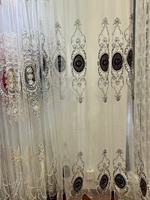 Rouleau de Tissus Voilage Voile Prix Bas Broderie Design Personnalisé Brodé 100% Polyester Tissé Trame Occultant 2.8M