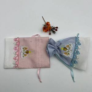 Pochette cadeau et bonbons en coton bleu et rose 10*14cm pour la première <span class=keywords><strong>communion</strong></span> sacs en velours créatifs - Product Image 4