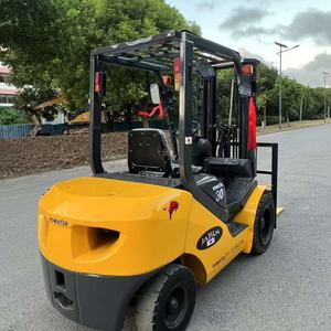 Chariot élévateur Komatsu FD30 d'occasion avec moteur de boîte de vitesses, pompe et roulement - Origine Japon - Poids 3500 kg - Meilleures performances - Vente - Product Image 3