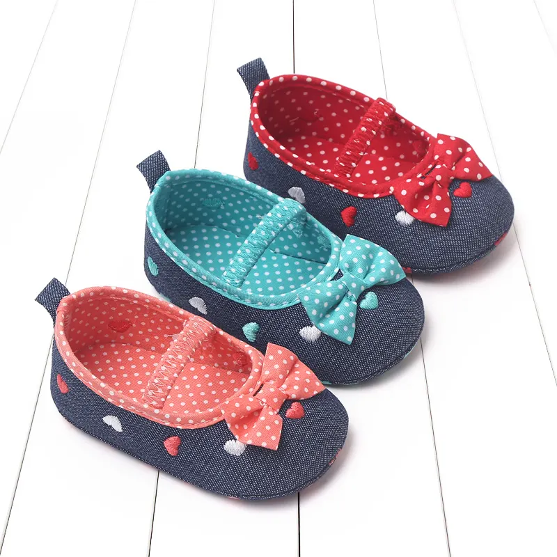 Yeni varış kayma-on tekne rahat ayakkabılar bebek yenidoğan kız ayakkabı