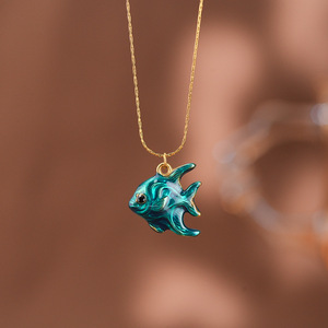 Nouveauté, collier minimaliste en acier inoxydable, pendentif mignon en forme <span class=keywords><strong>de</strong></span> poisson océanique, bijoux colorés à la mode pour femmes, bijoux quotidiens TGXL13023 - Product Image 4