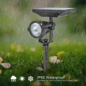 Lampe LED solaire avec pic, éclairage d'extérieur à large faisceau, idéal pour un jardin ou un sentier, 4 unités - Product Image 4