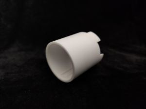 Yike si specializza nella personalizzazione di parti strutturali in ceramica di allumina al 75%, 95%, 99% e nella metallizzazione ceramica - Product Image 4