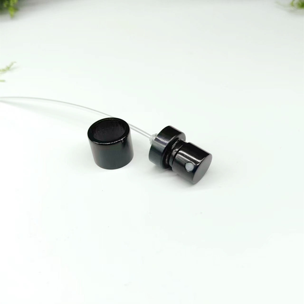 เครื่องหนีบสีดำ