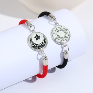 Braccialetto Luminoso Doppio Sole e Luna per Coppie, Regalo di San Valentino per Uomini e Donne, Placcato Nero a Forma di Luna Romantico - Product Image 3