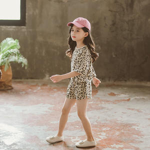 Nouveaux produits à la recherche de distributeurs, t-shirt au design élégant, vêtements pour enfants à la mode, vêtements pour bébés, ensemble pour filles à imprimé léopard - Product Image 2