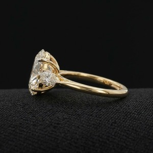 Anillo de Oro Amarillo de 14K con Diamantes, Engaste de Puntas, Elegante y Sencillo, Anillo de Compromiso y Boda, Acabado Brillante, Uso Diario, Unisex - Product Image 3