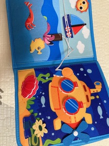 Livre sensoriel en feutre pliable et portable sur le thème de la ferme, avec patchs animaux détachables, pour l'éveil et l'apprentissage précoce des bébés - Product Image 5