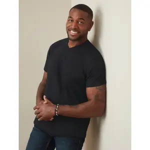 Camiseta clásica con cuello en V, merchandising personalizado - Product Image 1