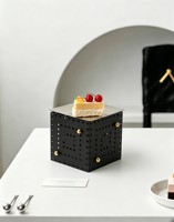 Plateau décoratif moderne de luxe en acier inoxydable ajouré géométrique carré, durable, pour la vente en gros