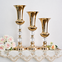 Vases en métal doré français pour décorations d'allée de mariage, table d'honneur, réception d'hôtel, arrangement floral