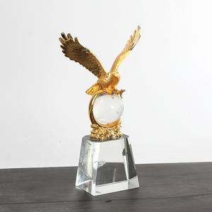 Fábrica de metal pequeño trofeo águila trofeo de metal de cristal los escudos y el trofeo - Product Image 2
