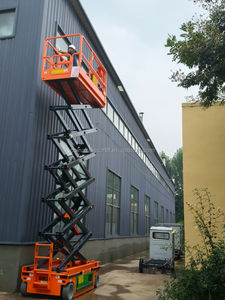 Piattaforma a forbice semovente a batteria di alta qualità per lavori di pulizia in quota - Product Image 5