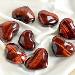 Venta al por mayor de esferas de piedra de ojo de tigre rojo de alta calidad, cristal natural pulido, con tema de corazón, gema curativa, decoración para la palma de la mano. - Product Image 3