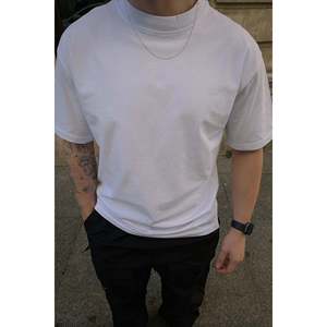 Camiseta Básica Blanca de Corte Ajustado, 180g, Tejido Transpirable y Antiarrugas, Camiseta Lisa para Impresión Serigráfica y Diseño Personalizado - Product Image 3