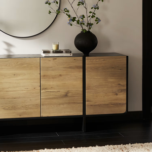 <span class=keywords><strong>Credenza</strong></span> Moderna in Rovere a Contrasto, Top e Base Neri, Quattro Ante in Legno Naturale per Soggiorno e Sala da Pranzo - Product Image 3
