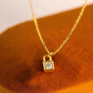 Collana con Ciondolo a Forma di Chiave Mini per Donne, Gioiello Choker alla Moda con Pietra Scintillante, Regalo - Product Image 3