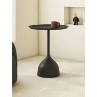 Table basse mobile miniature de style crème, table d'appoint de luxe avec fer forgé pour balcon, design créatif
